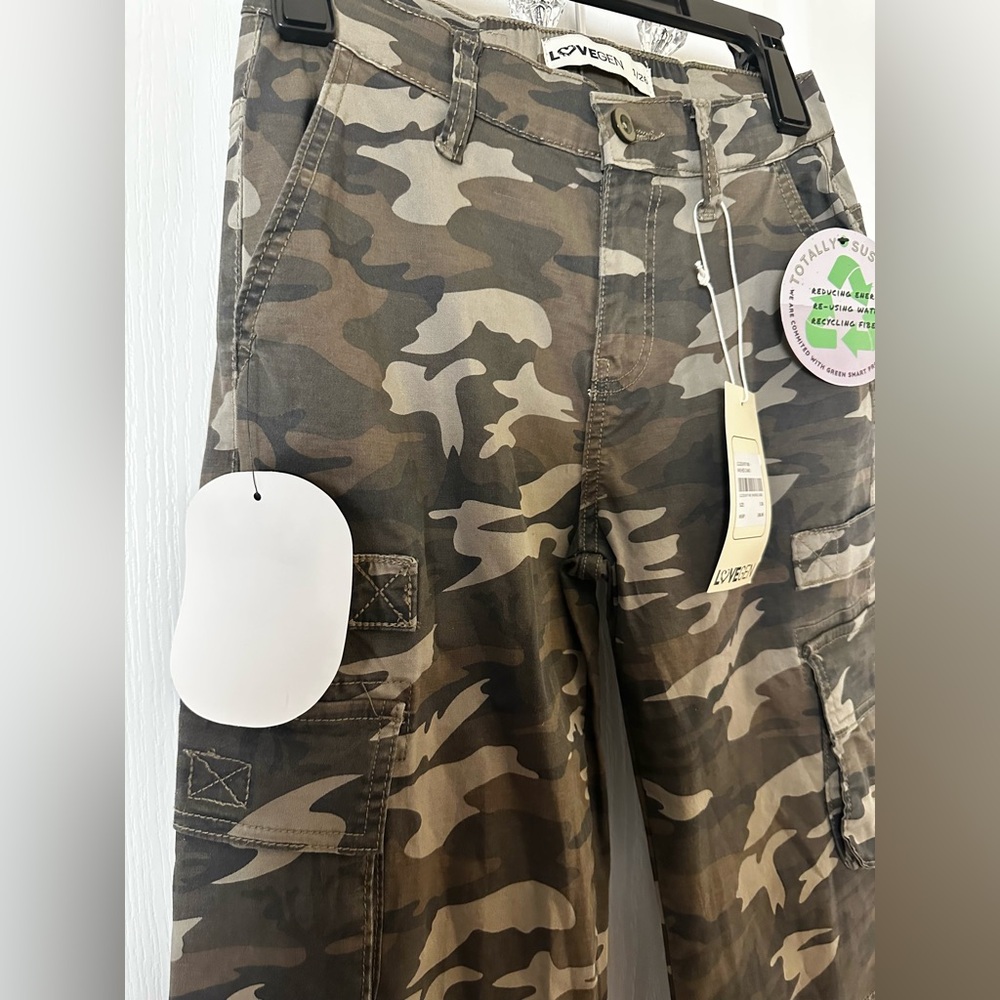 LoveGen Utility Parachute Jogger in Camouflage size 16 new with tags